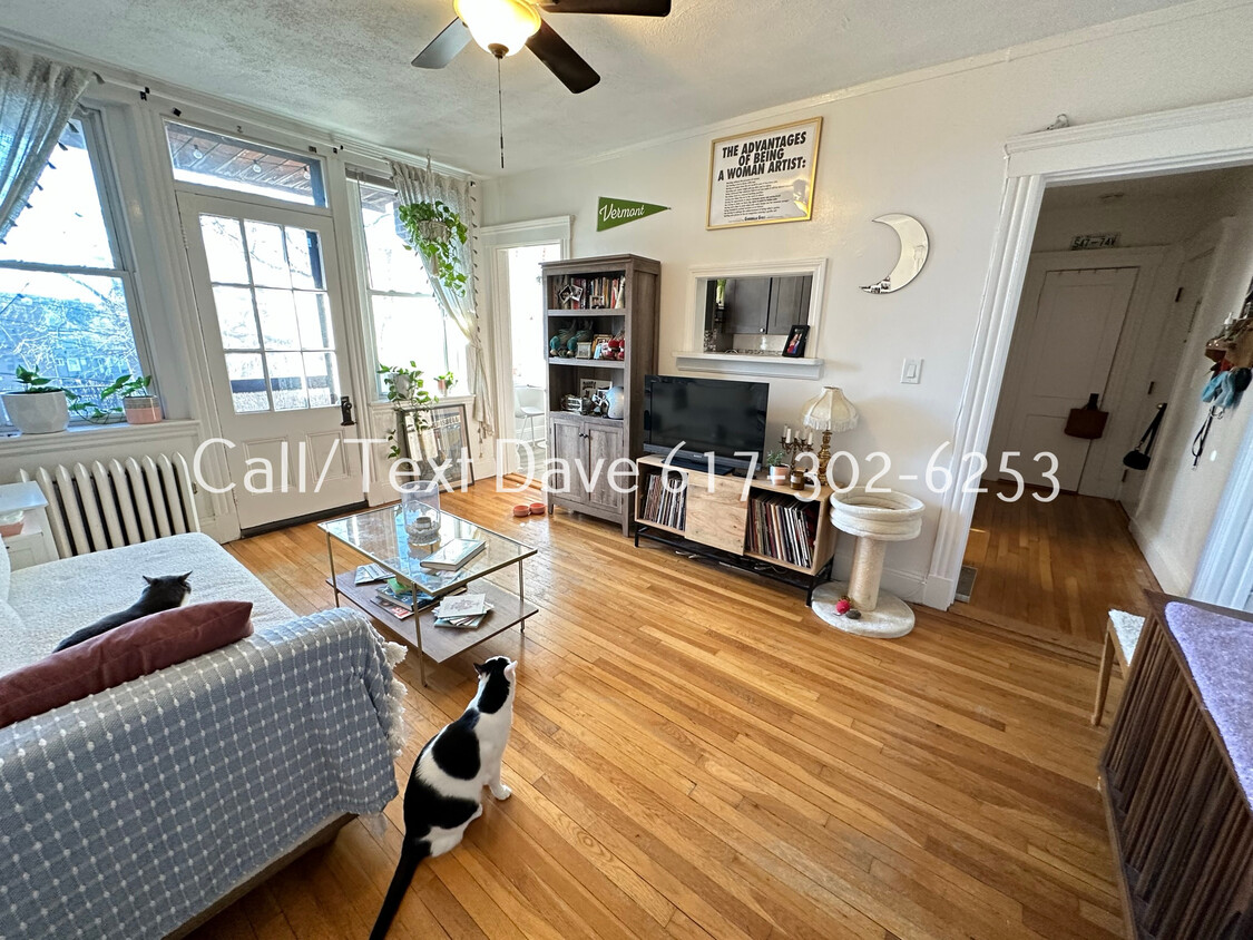 Primary Photo - 28 Quint Ave