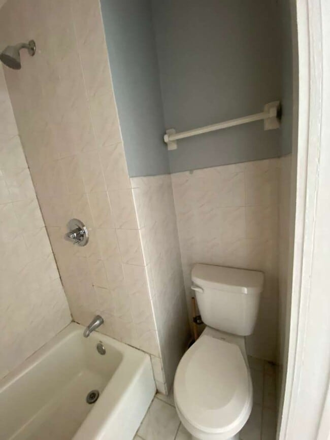 Building Photo - 224 Sommerville Pl
