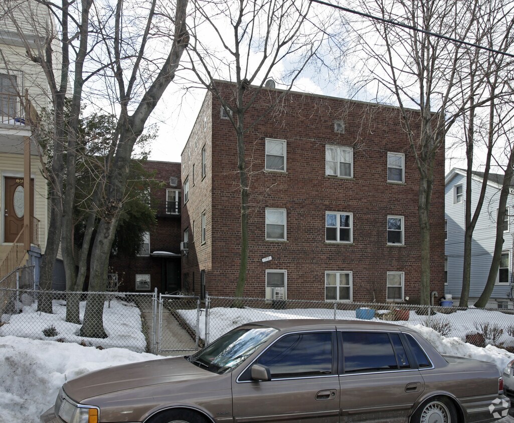 Foto principal - 75 Clendenny Ave