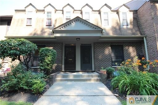 Foto del edificio - 324 Gill Ln
