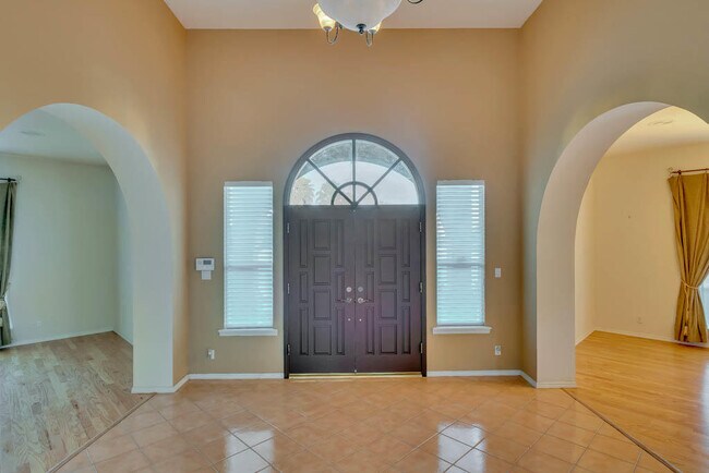 Building Photo - 4600 Globe Willow Dr
