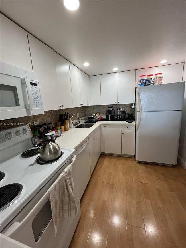 Building Photo - 2 bedroom in North miami FL 33181