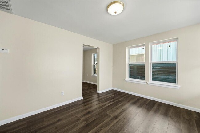 Foto del edificio - 859 Dillard St