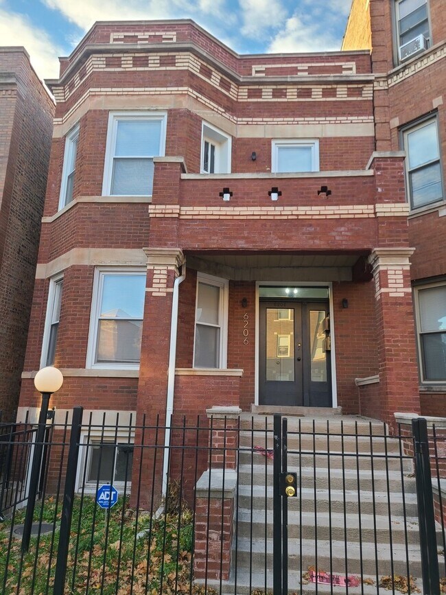 Building Photo - 6206 S Champlain Ave