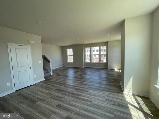 Building Photo - 2244 Barhill Wy