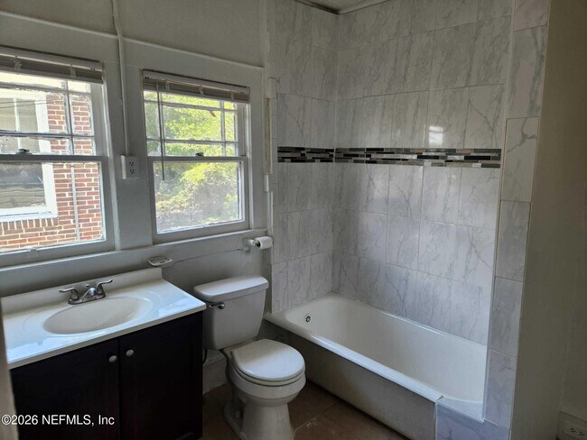 Foto del edificio - 2577 Haldumar Terrace