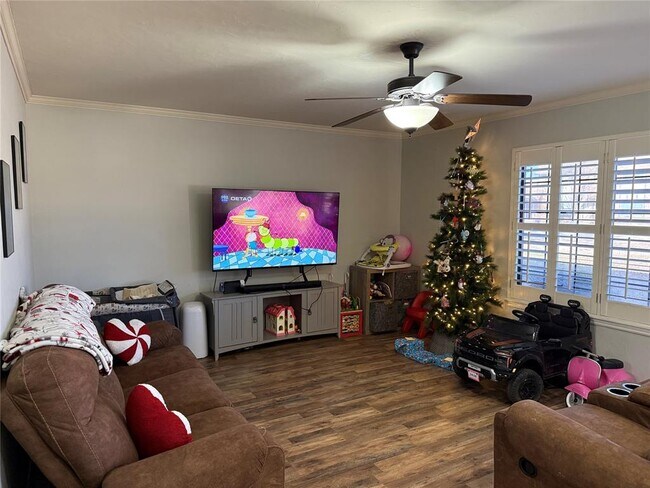 Foto del edificio - 1327 Canterbury Blvd