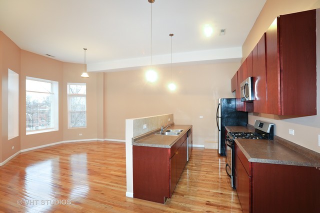 Building Photo - 3549 S King Dr