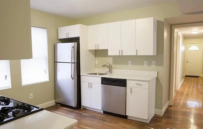 Building Photo - 4043 Washington St