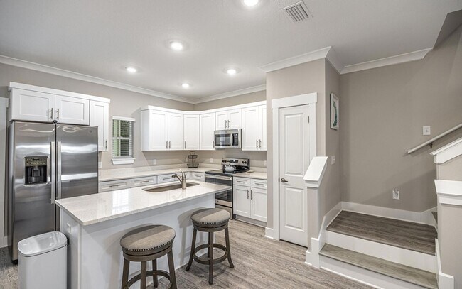 Kitchen - 113 Date Palm Ln