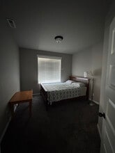 Building Photo - 312 L St NE