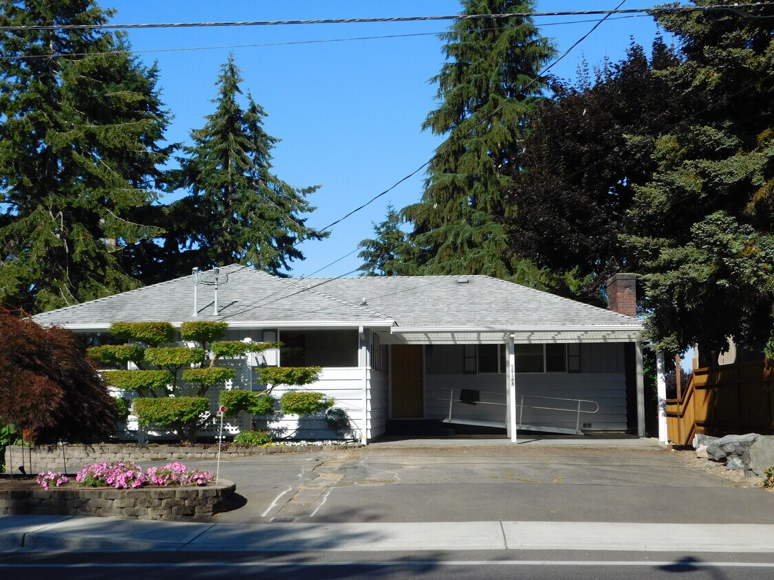 1916 Bridgeport Way W, University Place, WA 98466 Apartments in University Place, WA