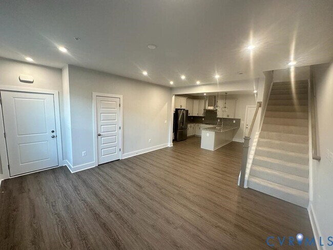 Foto del edificio - 579 Hazel Pl