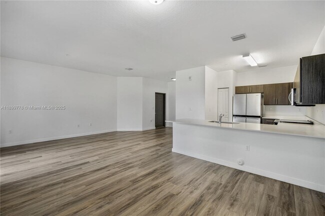 Foto del edificio - 15500 SW 136th St