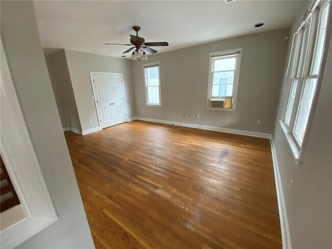 Building Photo - 528 Rankin Pl NE