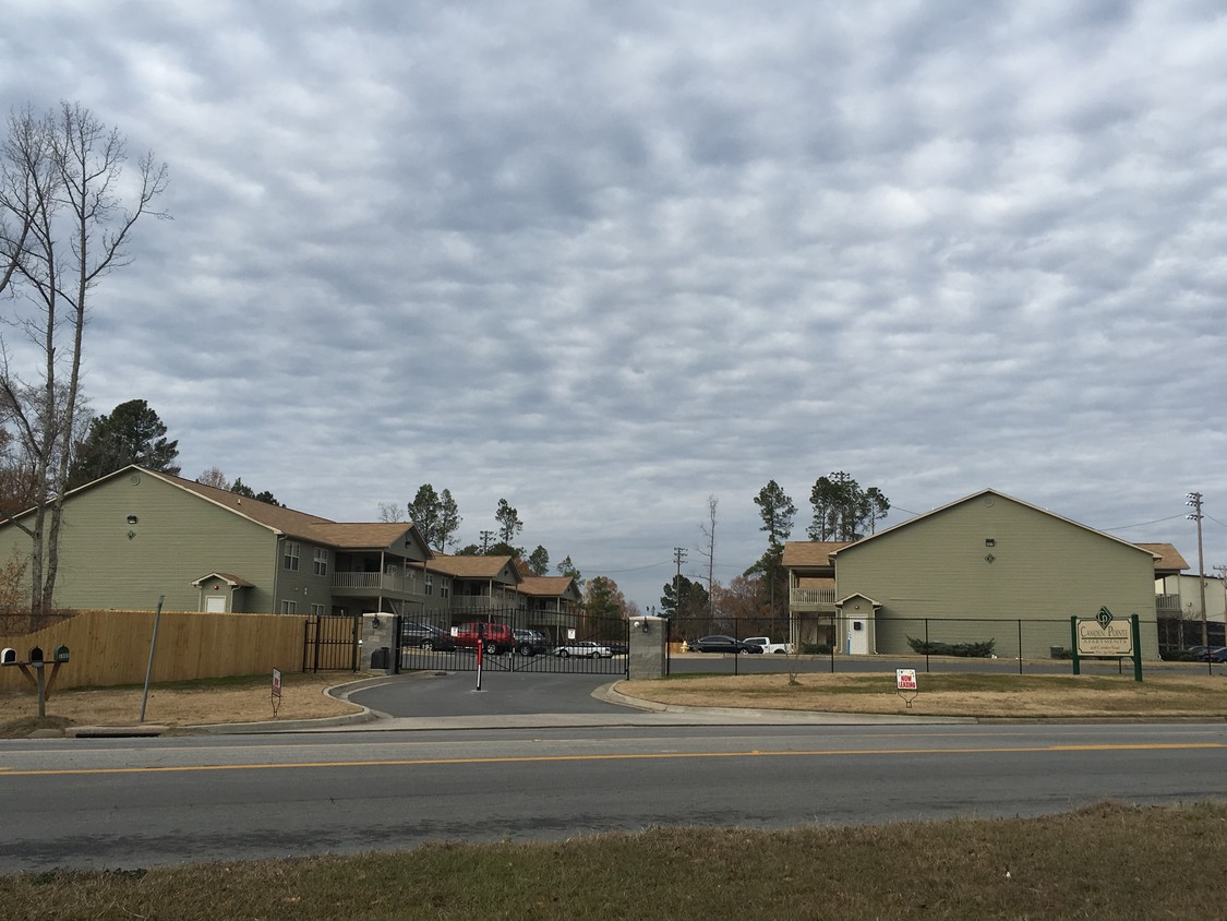 Building Photo - Camden Pointe Apartments