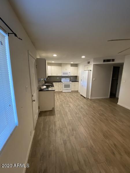Foto del edificio - 6731 N 16th St