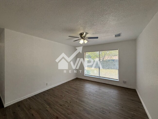 Foto del edificio - 7242 Glen Hill Dr