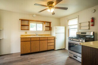 Building Photo - 1227 Green Bay St