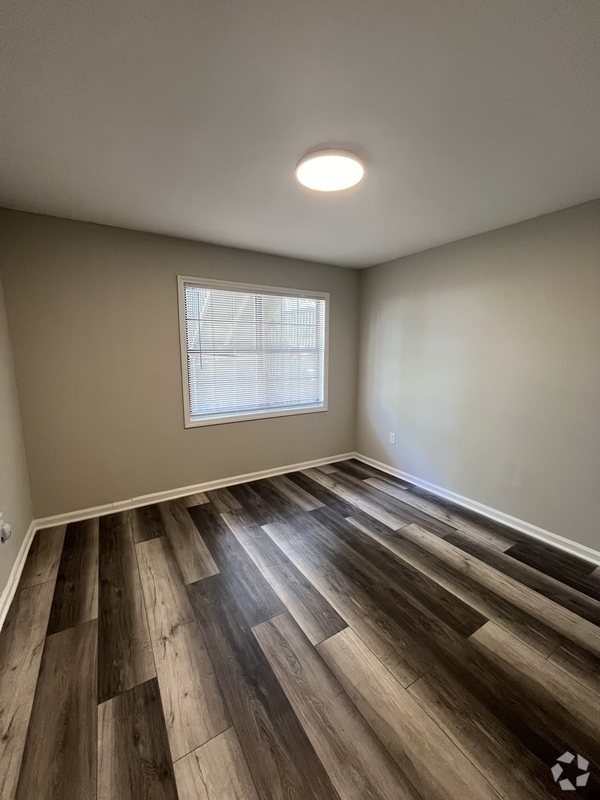 Building Photo - 593 Star Light Dr