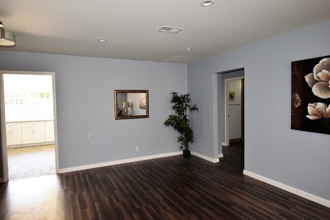 Foto del edificio - 1019 Caldwell Ave