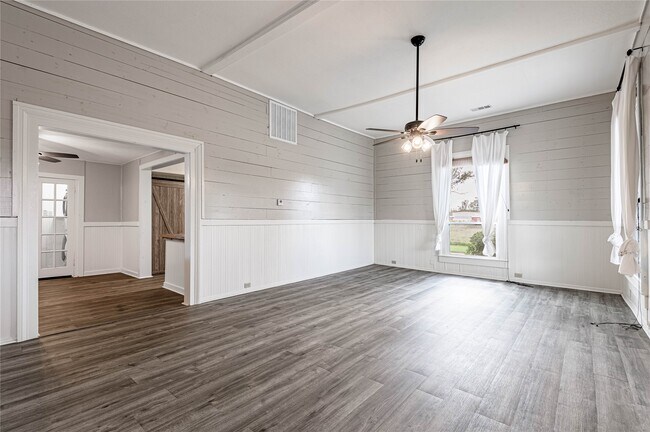 Foto del edificio - 246 FM 405