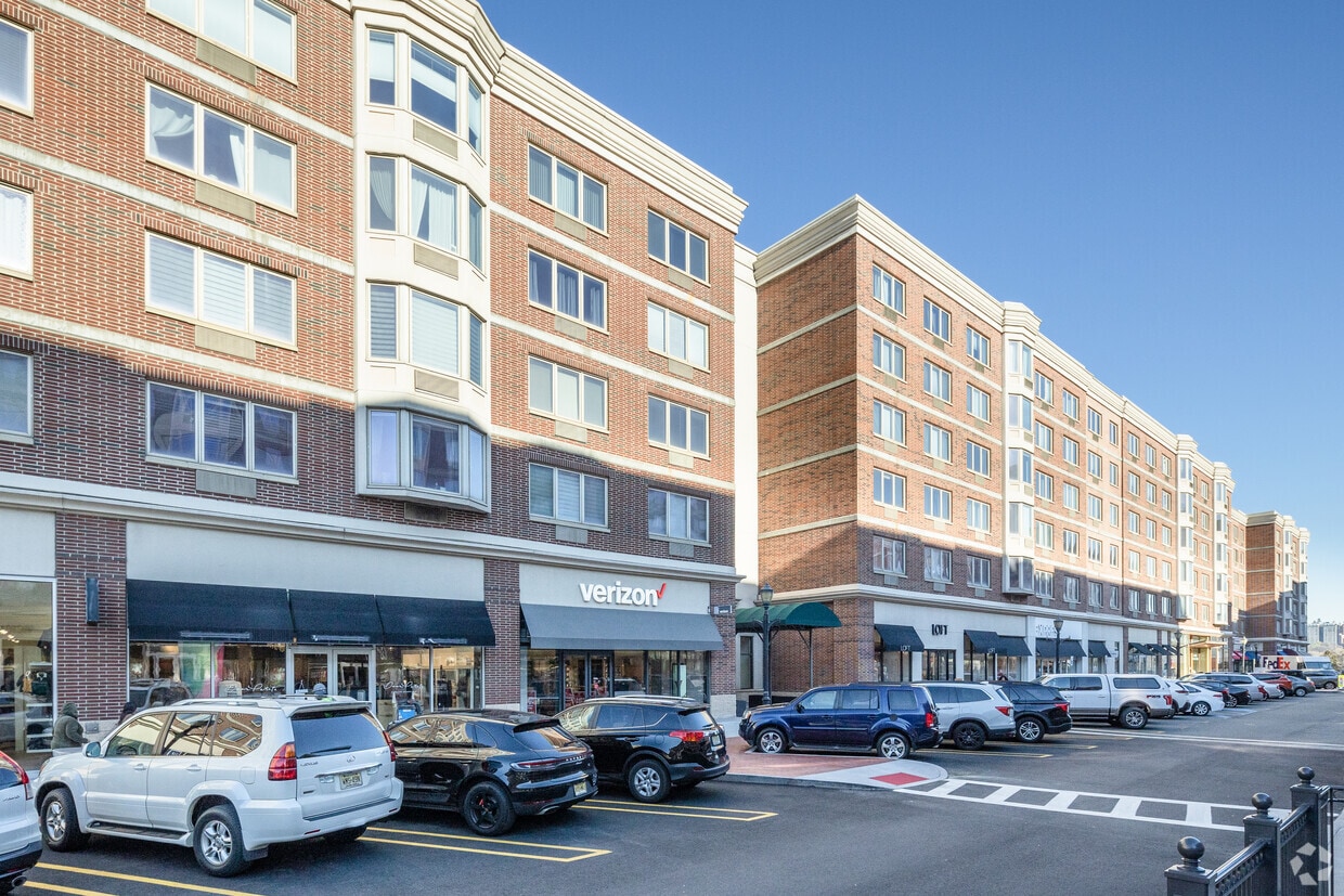 1242 The Promenade, Edgewater, NJ 07020 Apartments in Edgewater, NJ