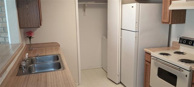 Building Photo - 2500 E Park Blvd