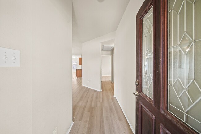 Foto del edificio - 2134 Vermillion Oak St