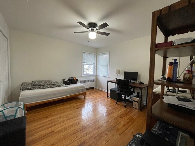 Foto del edificio - 66 Kensington Ave