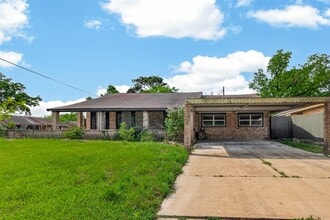 Building Photo - 3703 Tiffany Dr