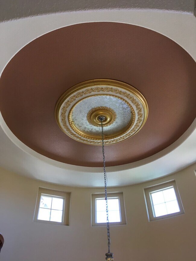 Foto del edificio - Spacious floor plans 4bedroom, 3 bath Near Franklin High