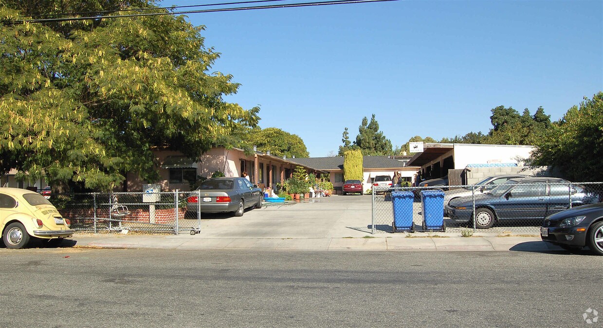 Building Photo - 2245 Luz Ave