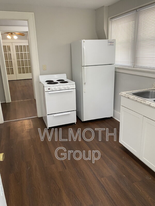 Building Photo - 408 W Mulberry St