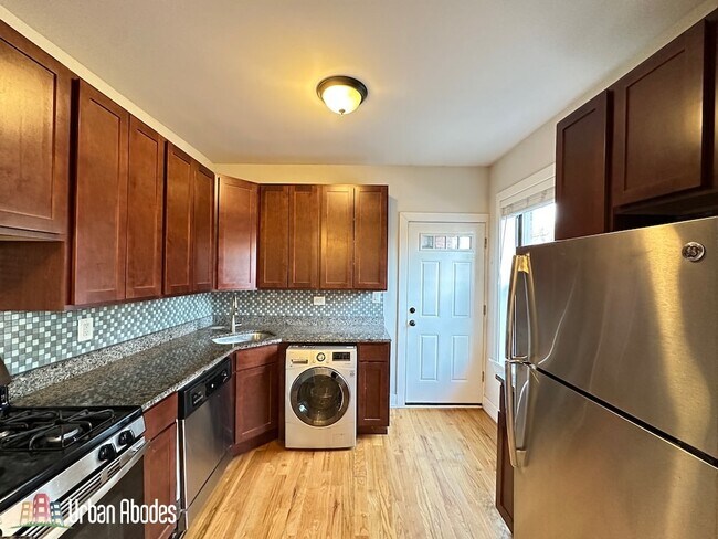 Foto del edificio - 3523 N Racine Ave