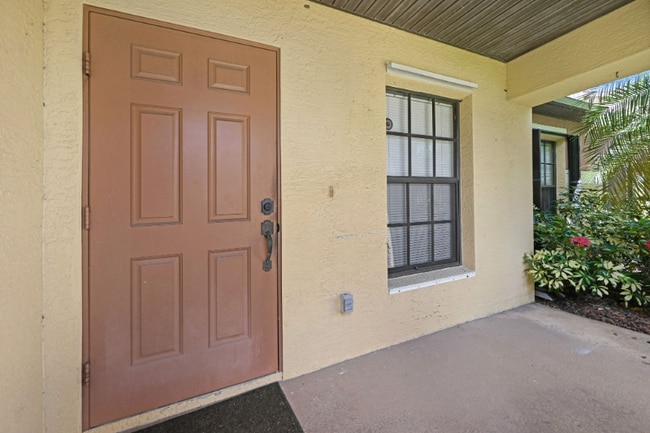 Building Photo - 1140 Luminary Cir