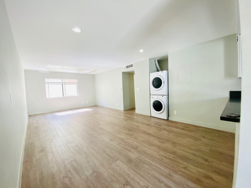 Foto principal - 1535 N Kenmore Ave