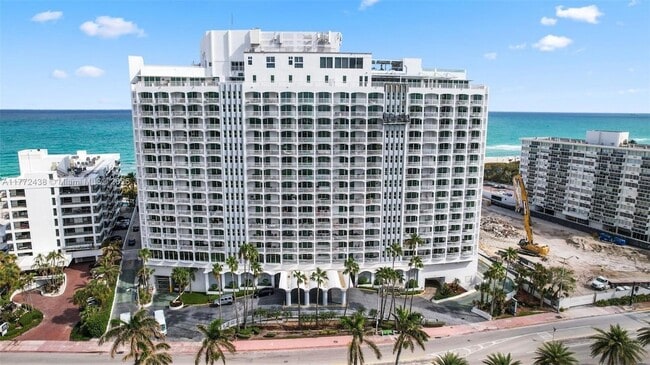 Photo - 5401 Collins Ave Apartment