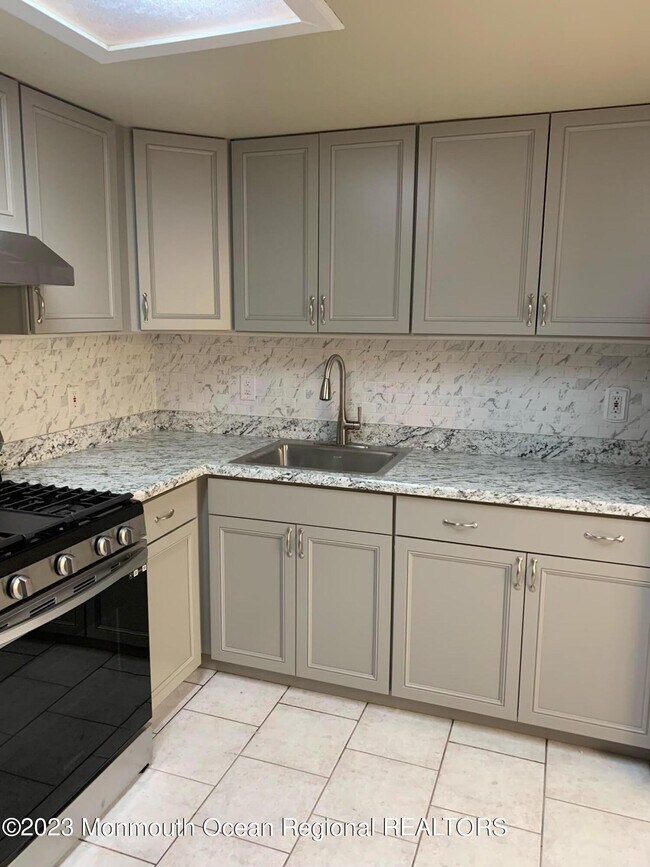 Foto del edificio - 35 Beachway Ave