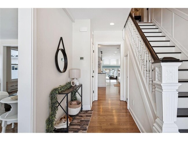 Building Photo - 5 Cooper Ave