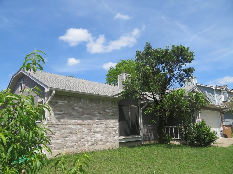 Building Photo - 1104 Larkins Ln