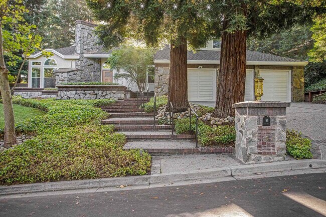 Foto del edificio - 3 Blackhawk Club Ct