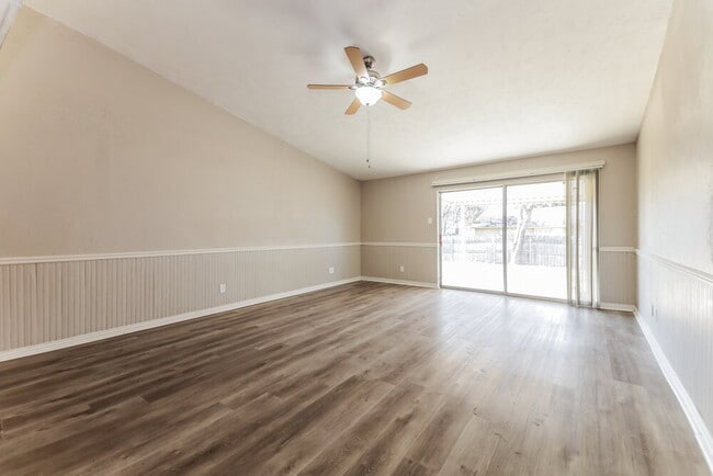 Building Photo - 5916 Cedar Ln