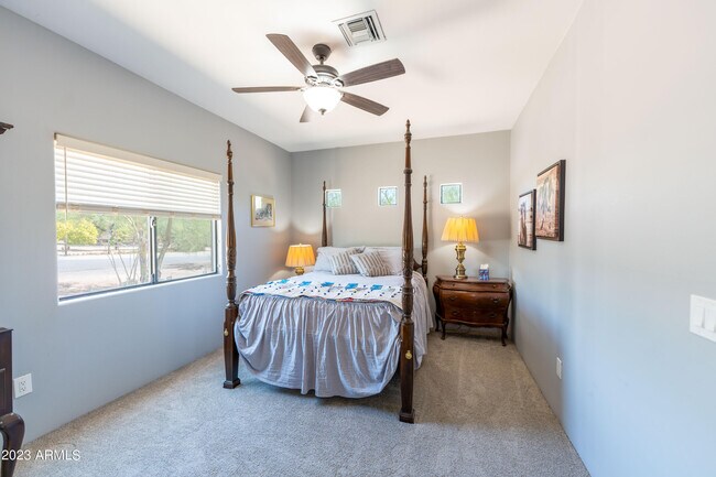 Foto del edificio - 33610 N Rifleman Rd