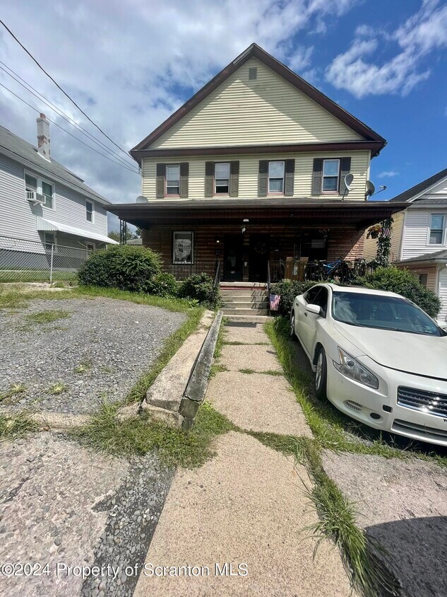 Primary Photo - 914 Franko St
