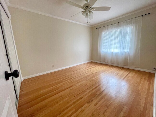 Building Photo - Charming 4 bedroom Family Home in Coveted ...