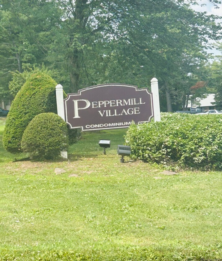 Foto principal - 254 Burgundy Hill Ln