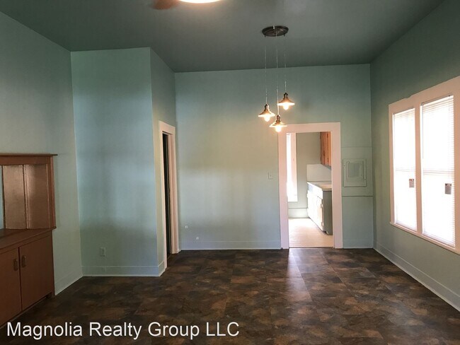Building Photo - 2 br, 1.5 bath House - 4243 Hwy 8