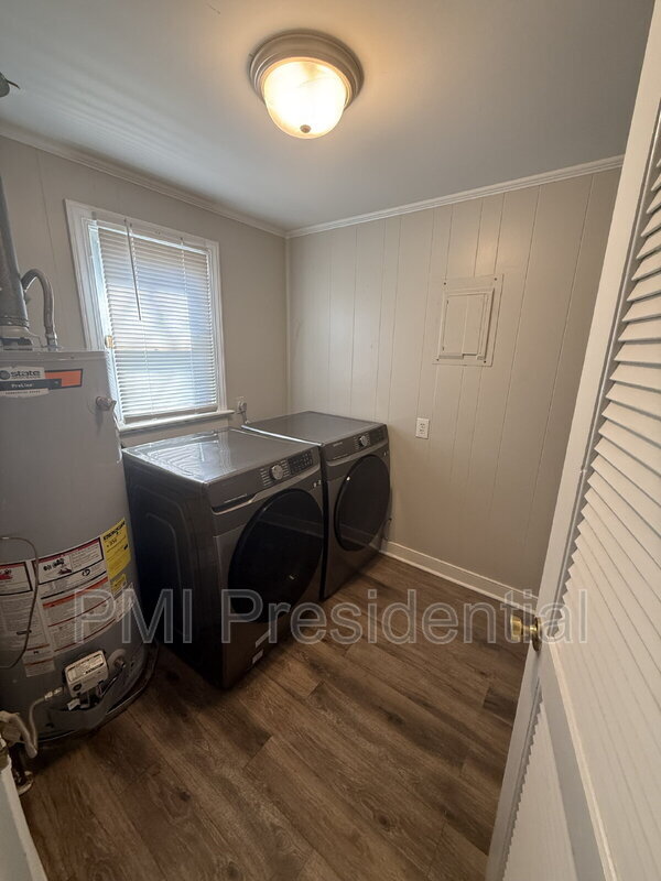 Foto del edificio - 1607 Peter Paul Blvd