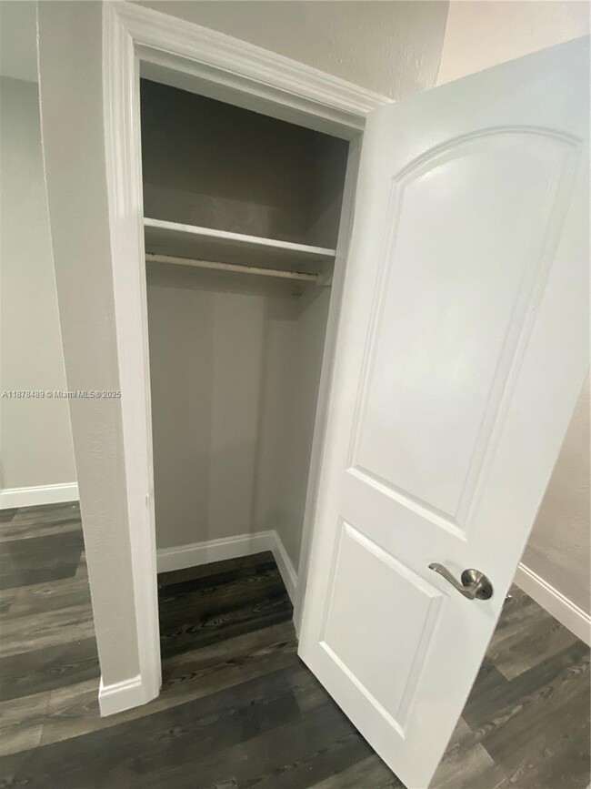 Building Photo - 280 SE 6th Ave